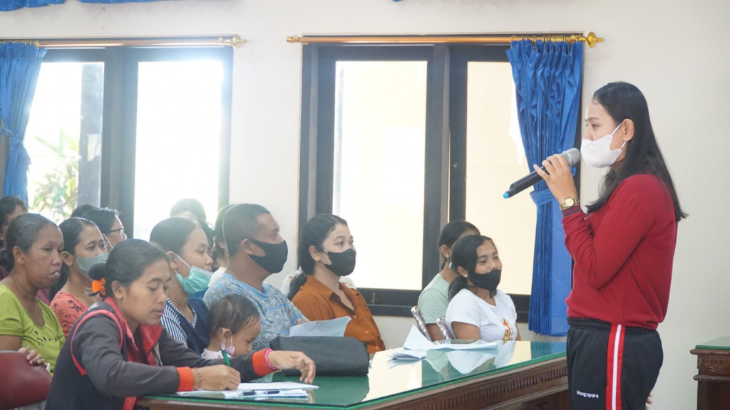 Sosialisasi tentang "kesehatan kesejahteraan keluarga dan sosial" oleh Pendamping PKH kepada Penerima PKH